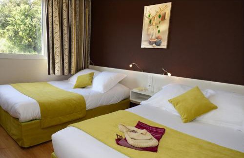 Rochefort-du-Gard Hotel | Hotel Le Lagon
