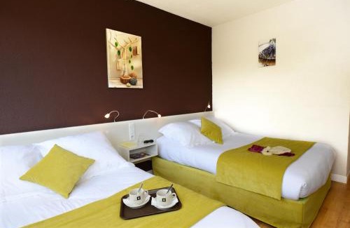 Rochefort-du-Gard Hotel | Hotel Le Lagon