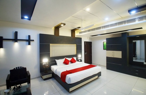 Kakkanchery Hotel | Hotel Le Moshe Inn