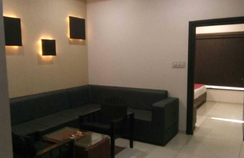 Kakkanchery Hotel | Hotel Le Moshe Inn