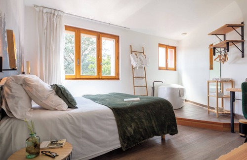 Vieille-Brioude Hotel | Hotel Les Glycines