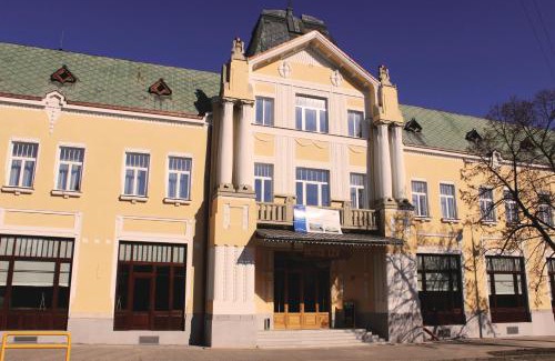 Levice Hotel | Hotel Lev