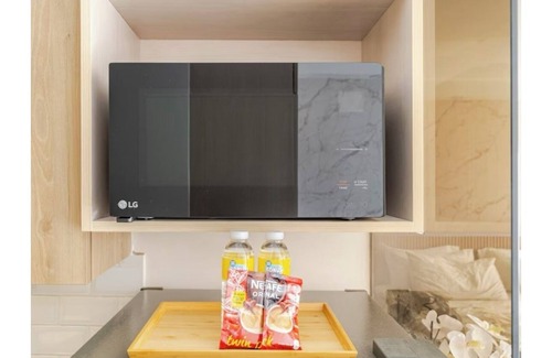 Barangay 76 Apartment | Hotel Like Staycation near MOA and Airport