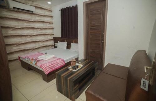 Ludhiana Hotel | HOTEL LIME WOOD