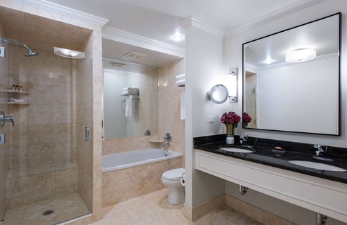 Old Town Triangle Hotel | Hotel Lincoln