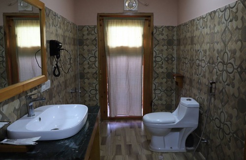 Punakha Hotel | Hotel Lobesa