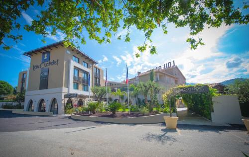Carros Hotel | Hotel Lou Castelet
