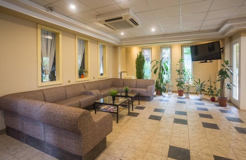 Albertfalva Hotel | Hotel Luna