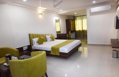 Changodar Hotel | Hotel Luxura, Ahmedabad