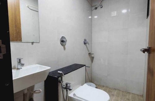 Ahmedabad Hotel | Hotel Madhur