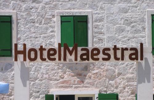 Prvic Luka Hotel | Hotel Maestral