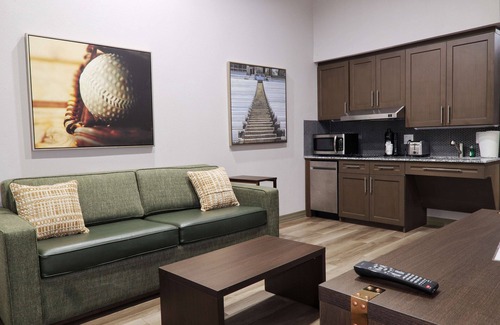 New Caney Hotel | Hotel Manhattan, BW Signature Collection