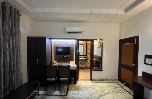 Rakabganj Hotel | Hotel Marc Royal