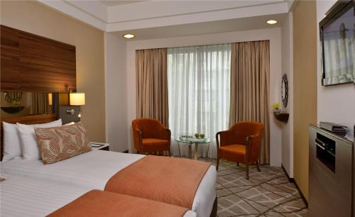 Churchgate Hotel | Hotel Marine Plaza