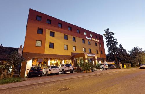 Old Town Hotel | Hotel Max Inn