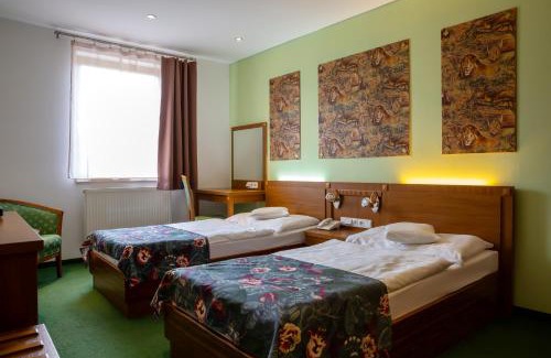 Old Town Hotel | Hotel Max Inn