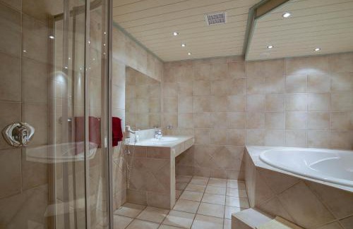 Langenfeld House | Hotel Maxim