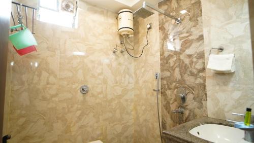 New Digha Hotel | Hotel Mayuri ! Couple Friendly Family Hotel !