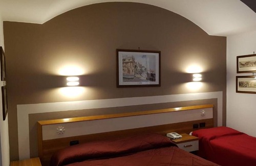 Qualiano Hotel | Hotel Mediterraneo