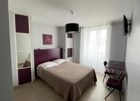 Saint-Jean-le-Vieux Hotel | Hotel Mendy
