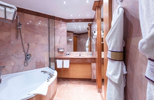 Canach Hotel | Hotel Mercure Luxembourg Kikuoka Golf & Spa
