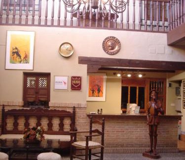 Mota del Cuervo Hotel | Hotel Mesón de Don Quijote