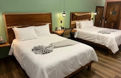Quesada Hotel | Hotel Mi Linda Tierra