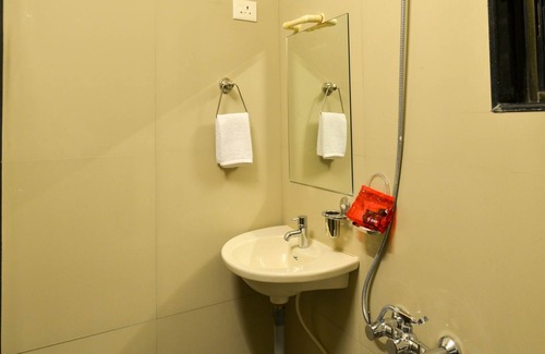 Trimbak Hotel | Hotel Midtown Inn