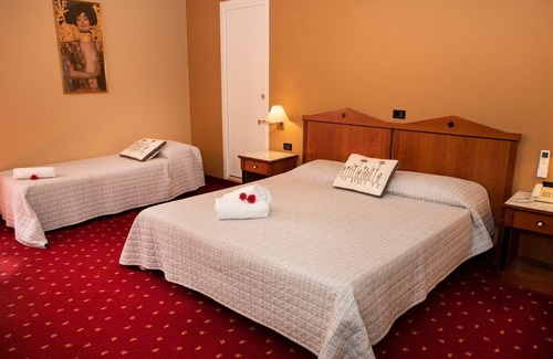 Salice Terme Hotel | Hotel Milano Pool & Garden