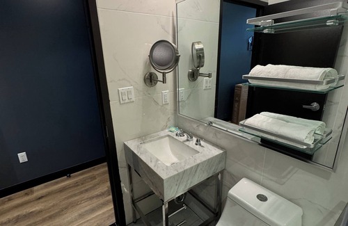 Crown Heights Hotel | Hotel Mirage Brooklyn