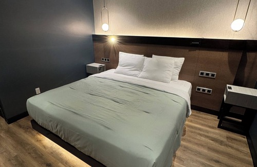 Crown Heights Hotel | Hotel Mirage Brooklyn