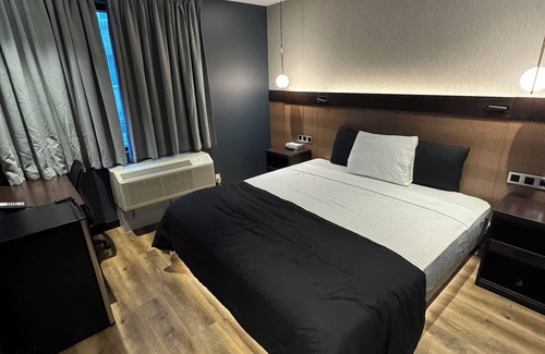 Crown Heights Hotel | Hotel Mirage Brooklyn