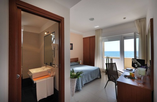 Lido di Capo Portiere Hotel | Hotel Miramare