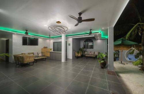 Omadhoo Hotel | Hotel