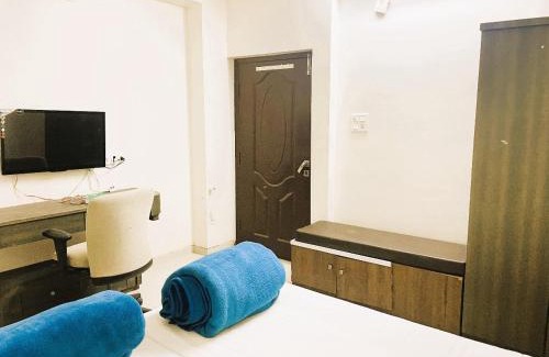 Rajula Hotel | HOTEL NARAYAN EXECUTIVE Rajula With AC And Non AC Both Room