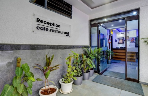 Lakshminarayana Pura Apartment | Hotel Nevesa Inn