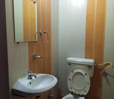 Chandigarh Hotel | HOTEL NEW APPLE ROSE Chandigarh near railway station dariya UCO bank ke pass