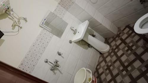 Chandigarh Hotel | HOTEL NEW APPLE ROSE Chandigarh near railway station dariya UCO bank ke pass