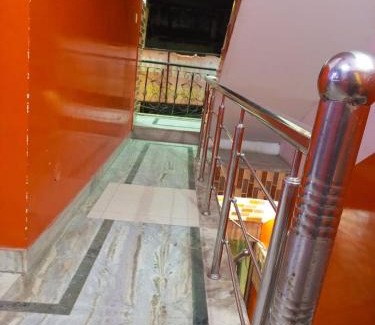Chandigarh Hotel | HOTEL NEW APPLE ROSE Chandigarh near railway station dariya UCO bank ke pass