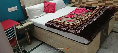 Chandigarh Hotel | HOTEL NEW APPLE ROSE Chandigarh near railway station dariya UCO bank ke pass