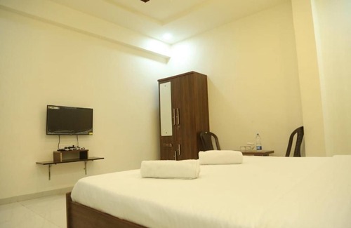 Satara Hotel | Hotel New Rudraksh, Satara