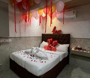 Andheri West Hotel | Hotel Newyork by Stayzy Rooms