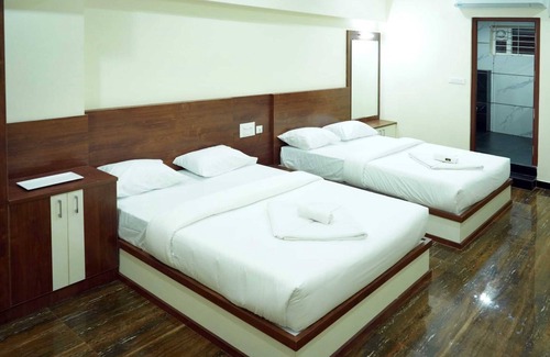 Vadavalli Hotel | HOTEL NIVETHA INN