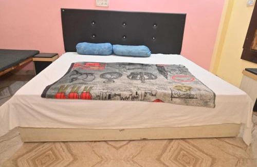 Bhongaon Hotel | Hotel O Apex