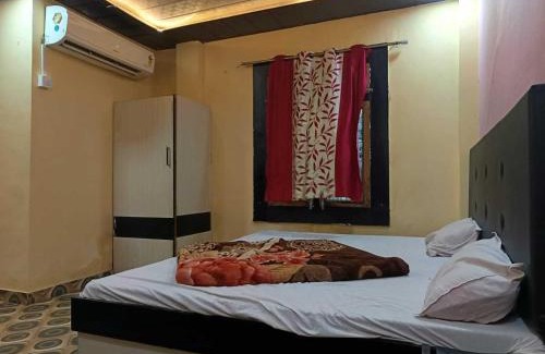 Bhongaon Hotel | Hotel O Apex