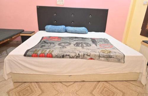 Bhongaon Hotel | Hotel O Apex
