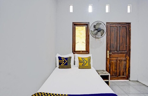 Mojokerto Hotel | Hotel O Fun Guesthouse Syariah