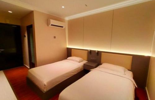 Historic George Town Hotel | Hotel O GHC Near Penang Street Art Formerly Queen City Hotel
