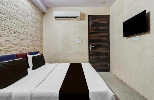 Pitampura Hotel | Hotel O LS BANQUET & ROOMS
