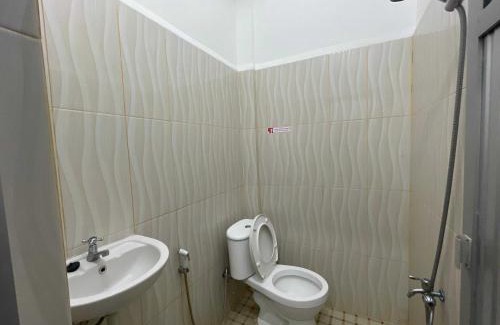 Pangkajene Hotel | Hotel O Penginapan Musafir Syariah Near Paramount Woman & Childern's Hospital